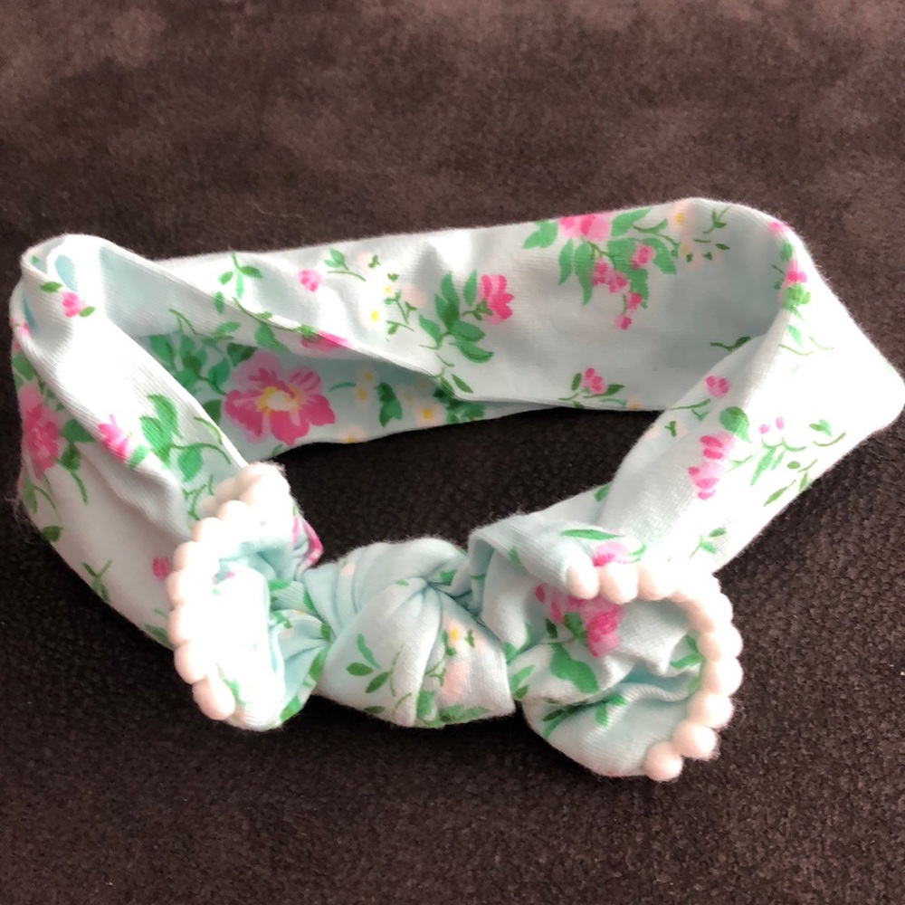 Baby essentials floral hair bow
